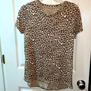 Cheetah print tee shirt size medium